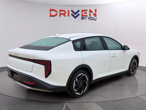 2026 Kia K4 EX