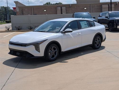 Snow White Pearl 2026 Kia K4 LXS