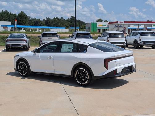 Snow White Pearl 2026 Kia K4 GT-Line