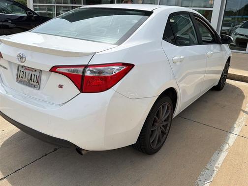 Super White 2015 Toyota Corolla L