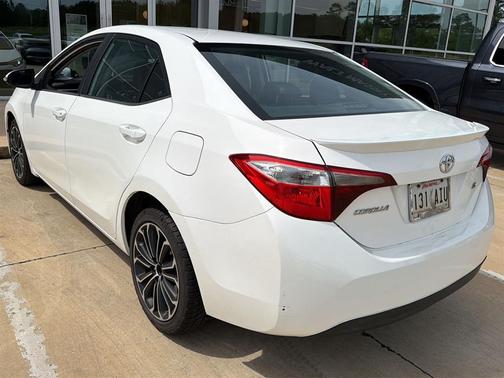 Super White 2015 Toyota Corolla L