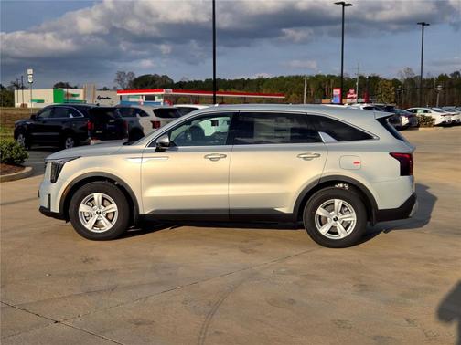 Ivory Silver 2026 Kia Sorento LX