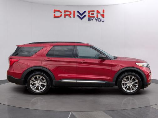 Rapid Red Metallic Tinted Clearcoat 2020 Ford Explorer XLT