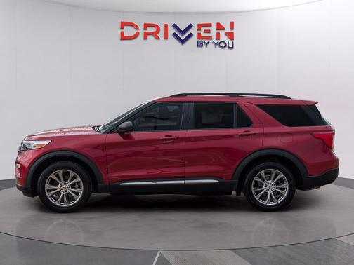 Rapid Red Metallic Tinted Clearcoat 2020 Ford Explorer XLT