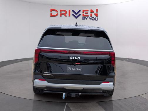 Aurora Black Pearl 2026 Kia Carnival LXS