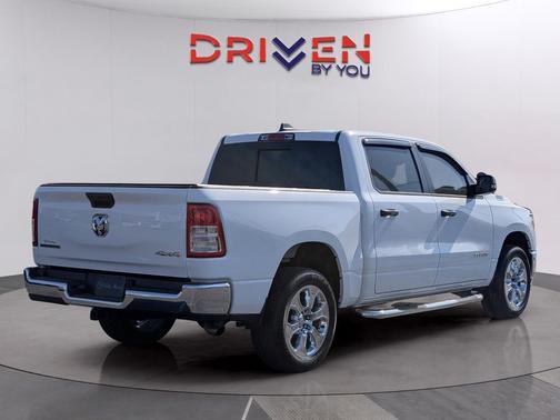 Bright White Clearcoat 2023 RAM 1500 Big Horn/Lone Star