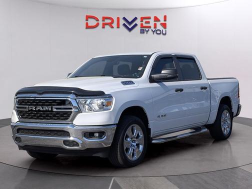 Bright White Clearcoat 2023 RAM 1500 Big Horn/Lone Star