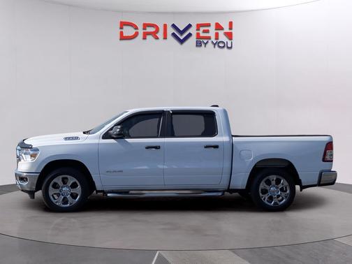 Bright White Clearcoat 2023 RAM 1500 Big Horn/Lone Star