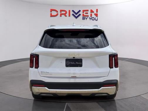 Glacial White Pearl 2026 Kia Sorento S