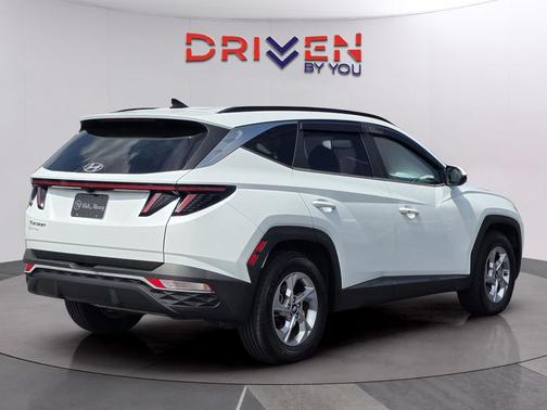 Quartz White 2022 Hyundai TUCSON SEL