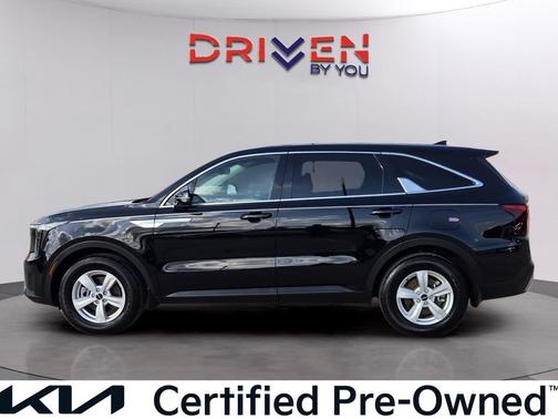 2025 Kia Sorento LX