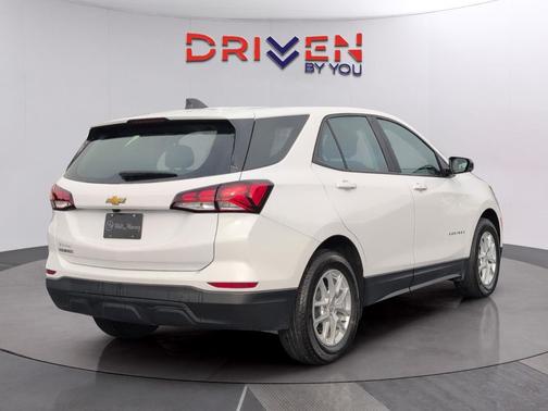 Summit White 2024 Chevrolet Equinox LS