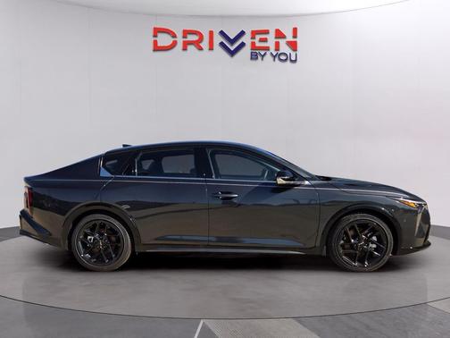 2025 Kia K4 GT-Line Turbo