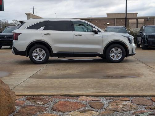 Ivory Silver 2026 Kia Sorento LX
