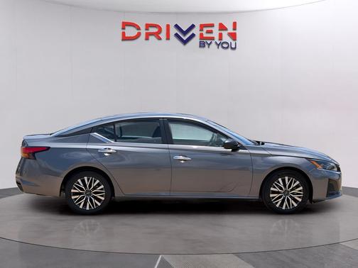 Gun Metallic 2025 Nissan Altima SV FWD
