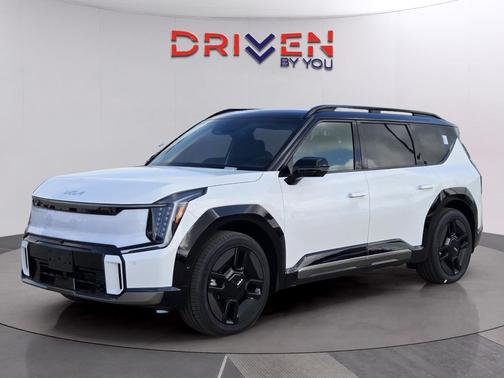 Glacier White Pearl/Ebony Black Roof 2026 Kia EV9 GT-Line