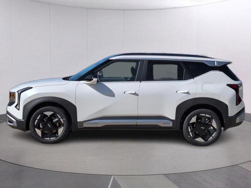 Snow White Pearl 2027 Kia Seltos EX