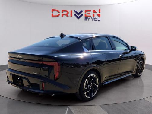 2025 Kia K4 GT-Line