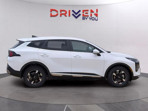 Glacial White Pearl 2026 Kia Sportage LX