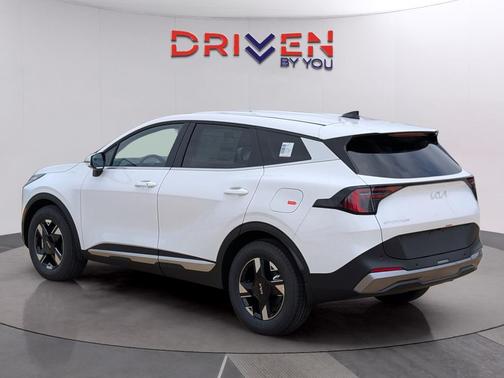 Glacial White Pearl 2026 Kia Sportage LX