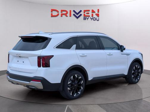 Glacial White Pearl 2026 Kia Sorento EX
