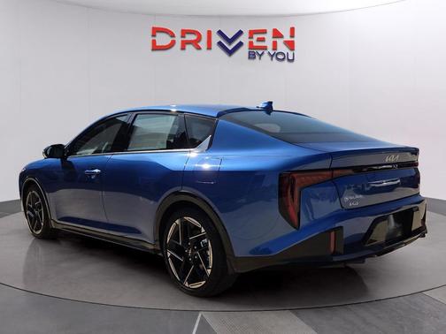2025 Kia K4 GT-Line
