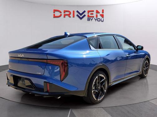 2025 Kia K4 GT-Line