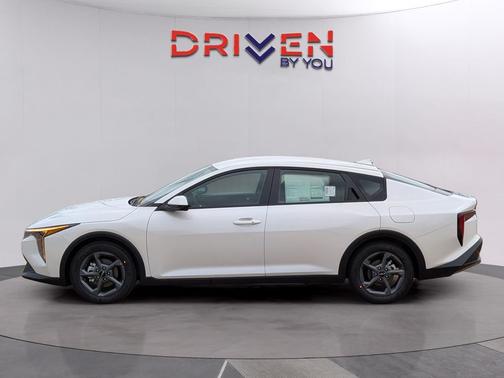 Snow White Pearl 2026 Kia K4 LXS