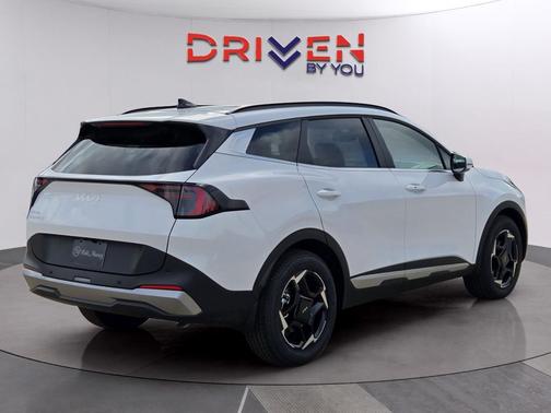 Glacial White Pearl 2026 Kia Sportage EX
