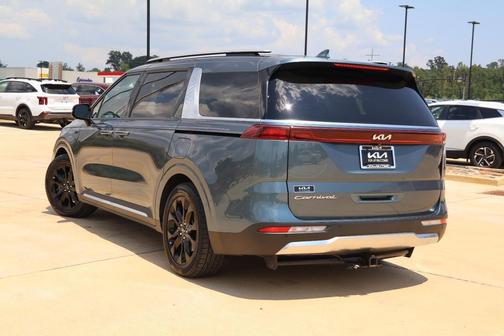 2022 Kia Carnival SX