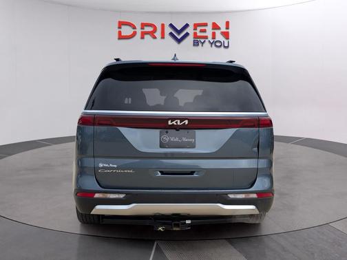 2022 Kia Carnival SX