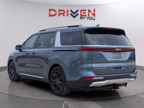 2022 Kia Carnival SX
