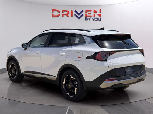 Glacial White Pearl 2026 Kia Sportage EX