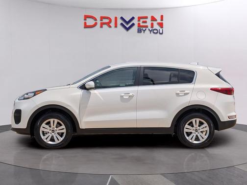 Clear White 2019 Kia Sportage LX