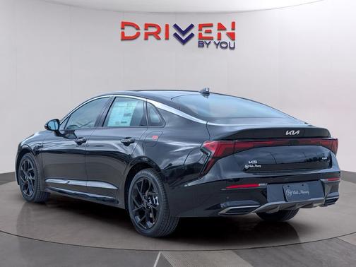 Aurora Black Pearl 2026 Kia K5 GT-Line FWD