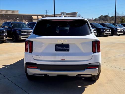 Glacial White Pearl 2026 Kia Sorento LX