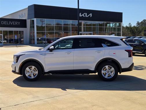 Glacial White Pearl 2026 Kia Sorento LX