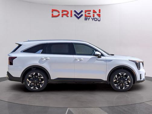 Glacial White Pearl 2026 Kia Sorento SX