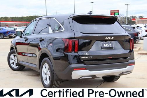 2025 Kia Sorento LX