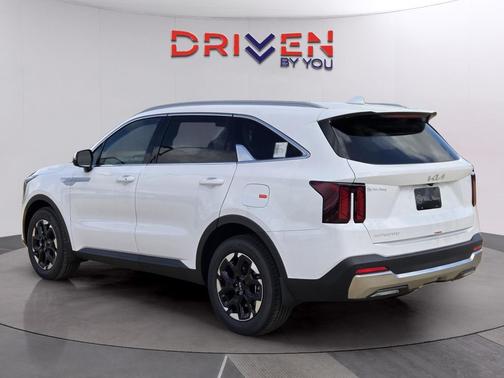 Glacial White Pearl 2026 Kia Sorento S