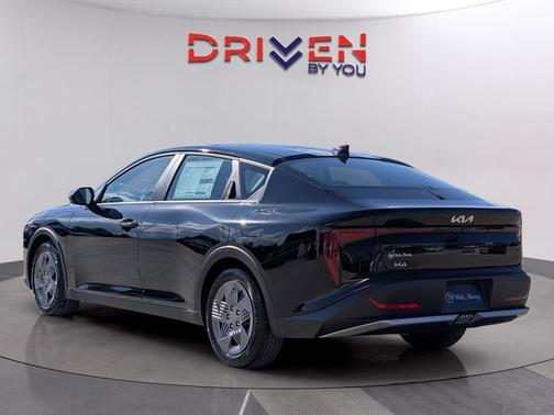 2025 Kia K4 LX