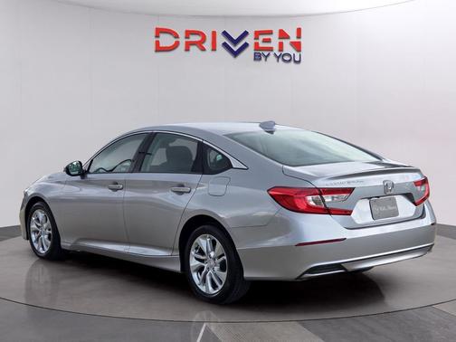 Lunar Silver Metallic 2018 Honda Accord LX