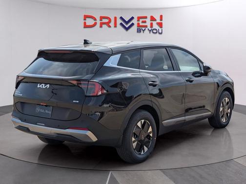 Fusion Black 2026 Kia Sportage Hybrid LX