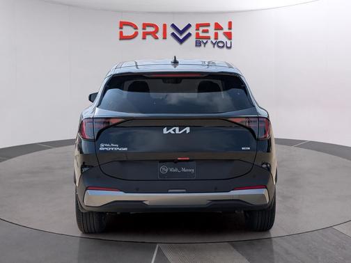 Fusion Black 2026 Kia Sportage Hybrid LX
