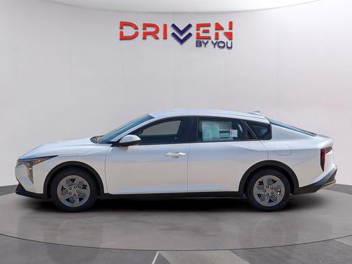 Snow White Pearl 2026 Kia K4 LX