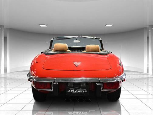 1974 Jaguar XKE Base