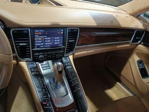 2014 Porsche Panamera 4