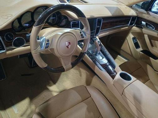 2014 Porsche Panamera 4