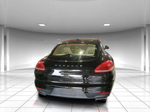 2014 Porsche Panamera 4