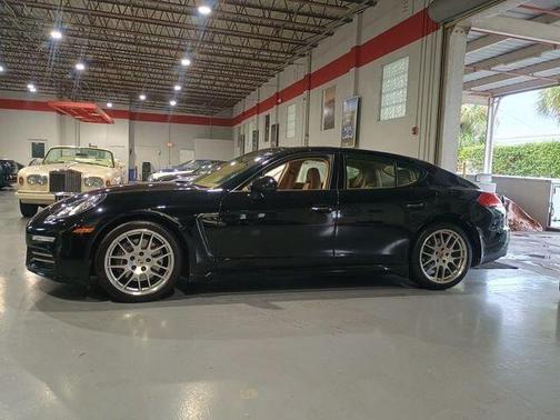 2014 Porsche Panamera 4
